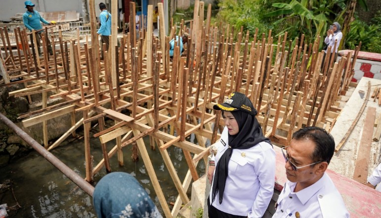 Pemkot Bandar Lampung Kebut Penanganan Banjir, 18 Titik Saluran Air Dibersihkan dan Diperbaiki Hari Ini