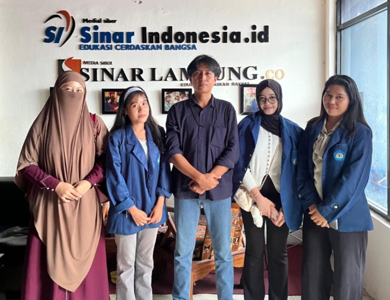 Mahasiswa FISIP Unila Pelajari Strategi Redaksi dan Manajemen Media di sinarlampung.co
