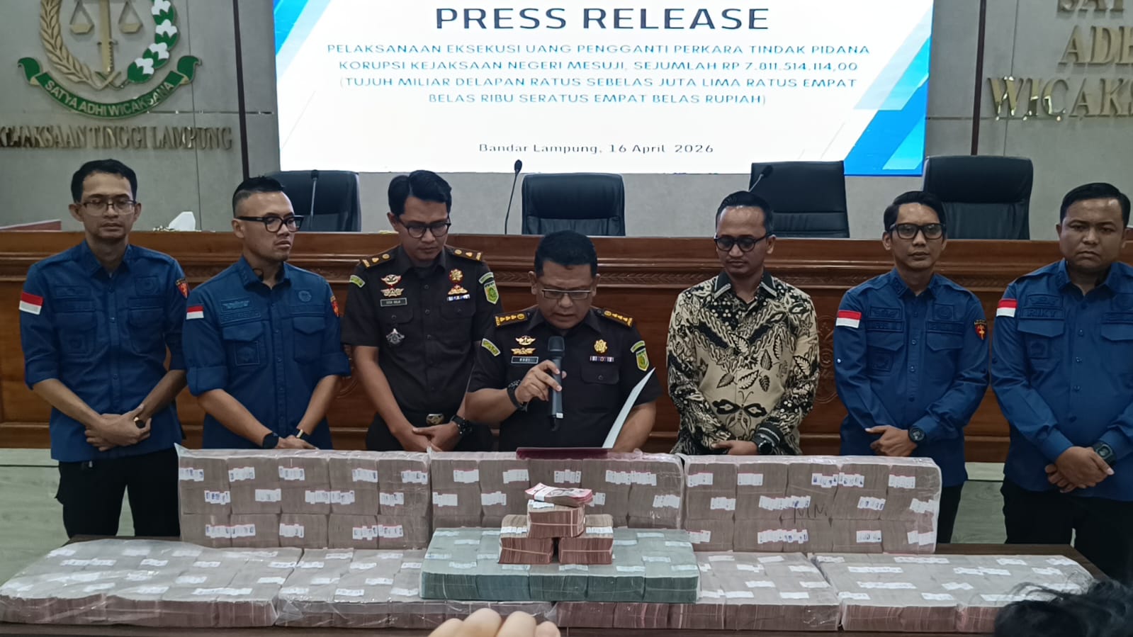 Pidsus Kejati Lampung Eksekusi Pemulihan Kerugian Negara Rp7,8 Miliar dari Terpidana Tujuanta Ginting Kasus Korupsi Tol