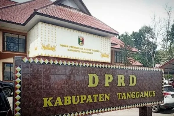 Mahasiswa Demo Desak Penetapan Tersangka Korupsi DPRD Tanggamus