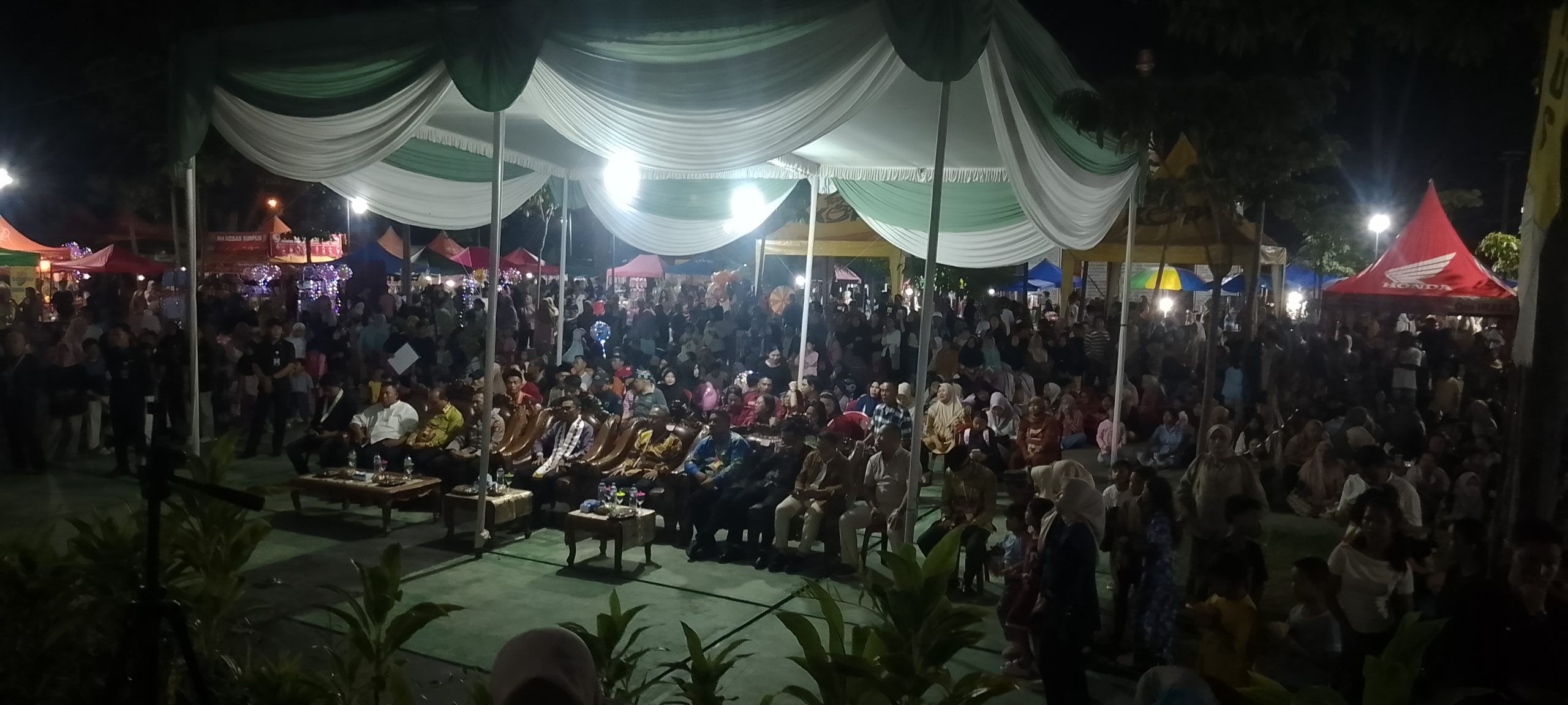 Ribuan Warga Padati Bazar UMKM dan Konser Musik di Taman Ir. Soekarno Hatta, Digelar Swadaya dengan Dukungan Anggota DPD RI