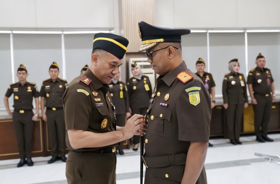 Kajati Lampung Lantik Wakajati dan Kajari Lamtim: Tegaskan Penegakan Hukum Harus Humanis