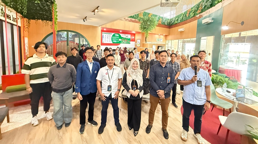 Pegadaian Area Lampung Perkuat Literasi Keuangan Mahasiswa Unila Lewat Kuliah Umum