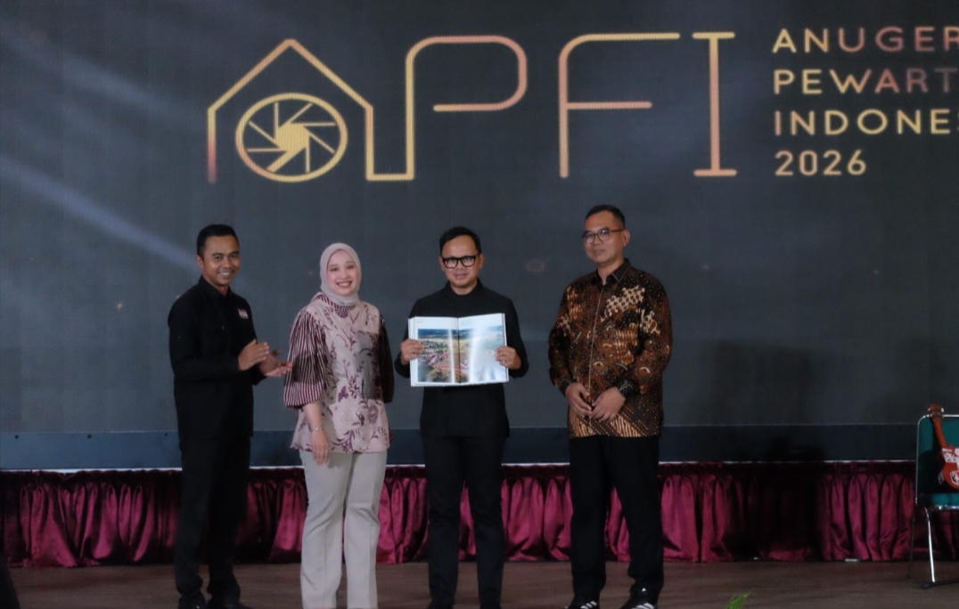 PFI dan Astagraphia Luncurkan Buku Foto APFI 2026, Hadirkan 40 Karya Terbaik Pewarta Foto Nasional