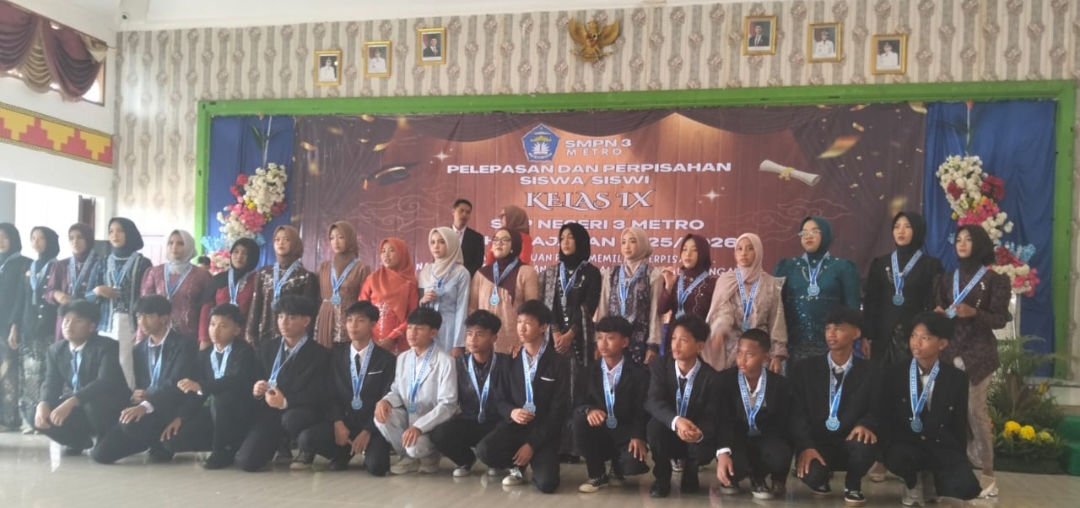 Perpisahan 253 Siswa SMPN 3 Metro Berlangsung Haru, Orang Tua Tegaskan Acara Murni Swadaya Wali Murid