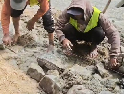 Soroti Proyek Jalan Provinsi Senilai Rp30 Miliar di Pringsewu, Warga Keluhkan Pemasangan Talud Tanpa Galian