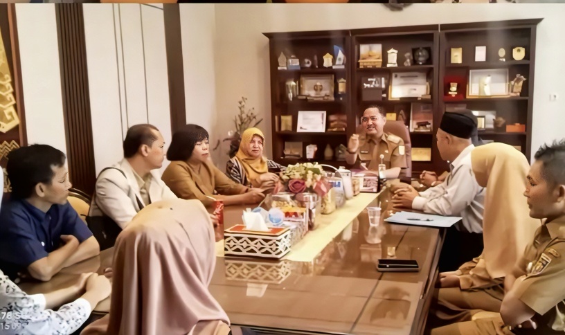 Disaksikan Disdikbud Lampung, SMK Surya Dharma Serahkan Ijazah Yuke Ardana Usai Sempat Tertahan