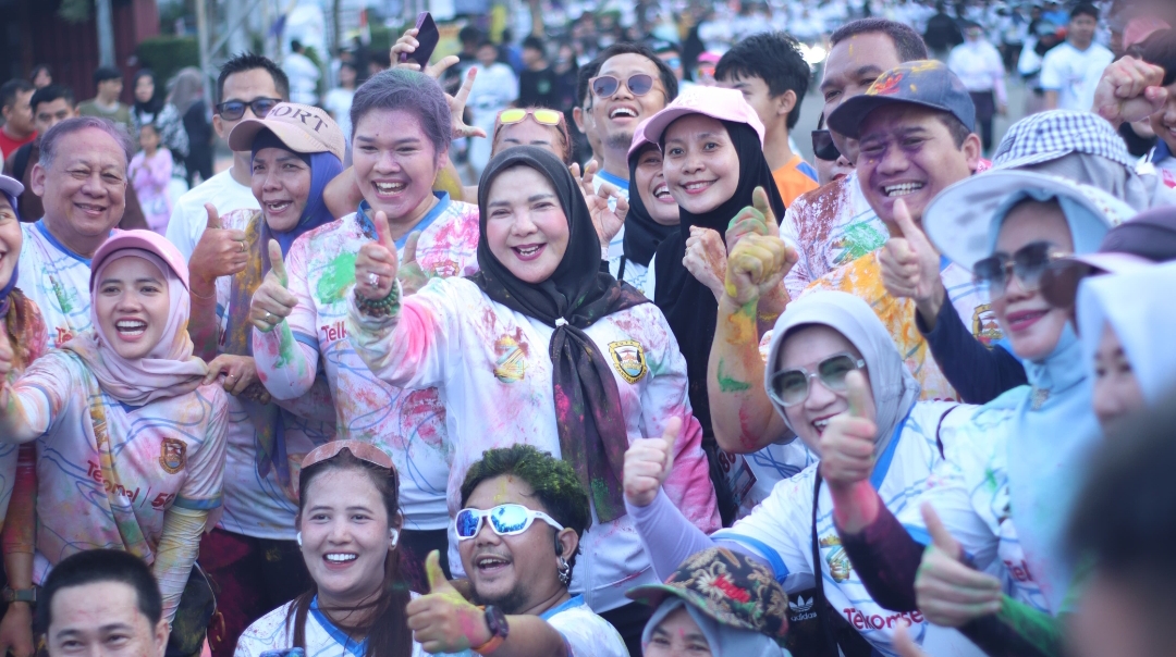 Warga Ramaikan Color Run HUT ke-344 Bandar Lampung