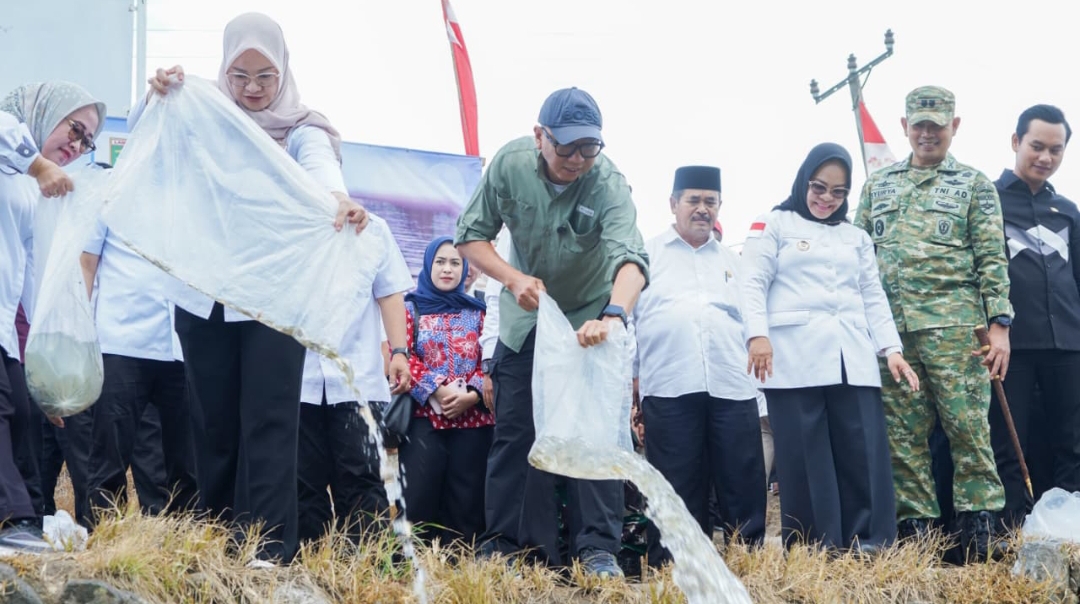33 Ribu Benih Ikan Ditebar di Mesuji, Gubernur Mirza: Jangan Disetrum!