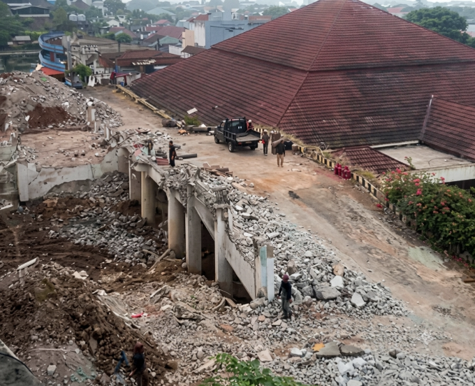 Keruntuhan Piramida Merah: Selamat Jalan Hotel Marcopolo, Saksi Waktu yang Pamit dari Bandar Lampung