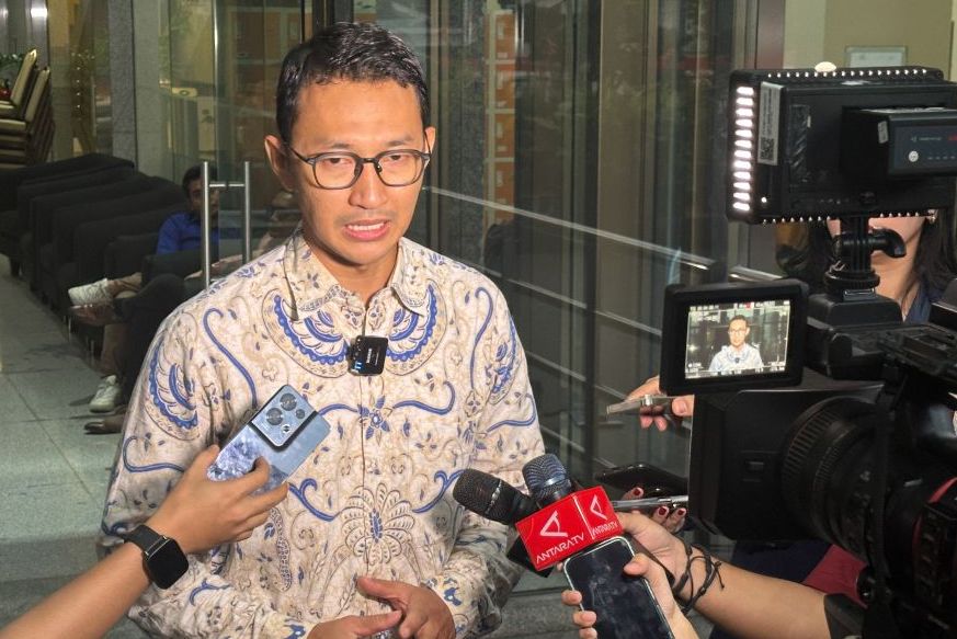 KPK Tangkap 10 Orang dalam OTT Jual Beli Jabatan Sekda Kuansing, Bupati dan Sekda Menyerahkan Diri