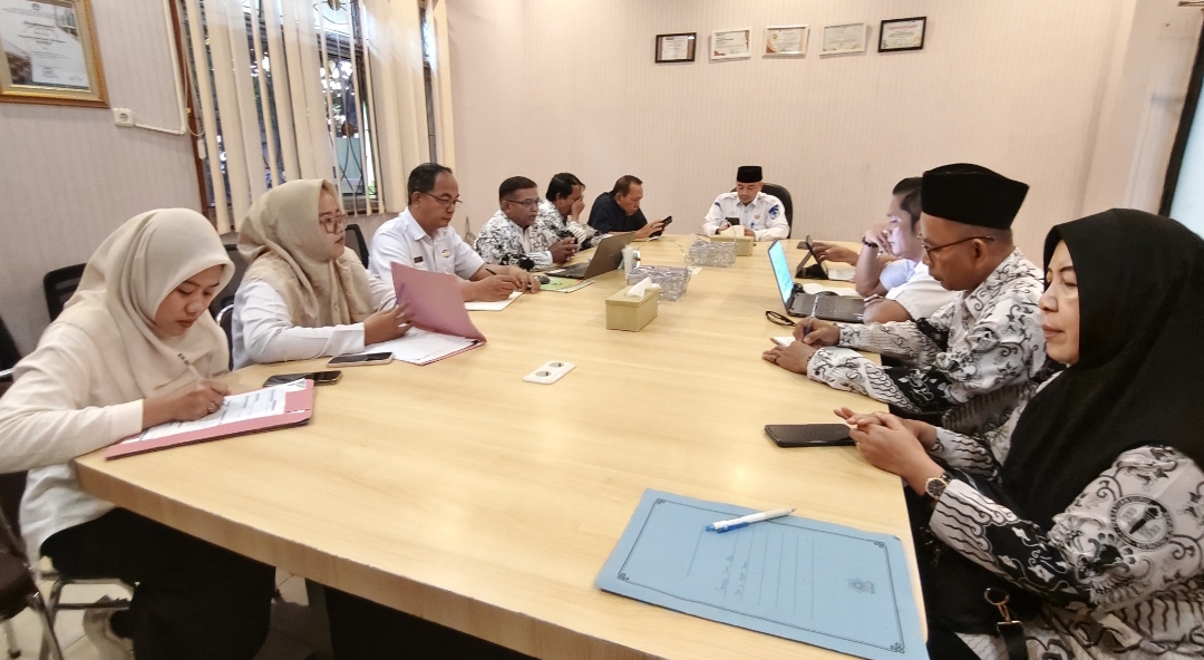 Guru Non-ASN Kota Metro Tagih Kepastian Setelah Dirumahkan dan Dihapus dari Dapodik