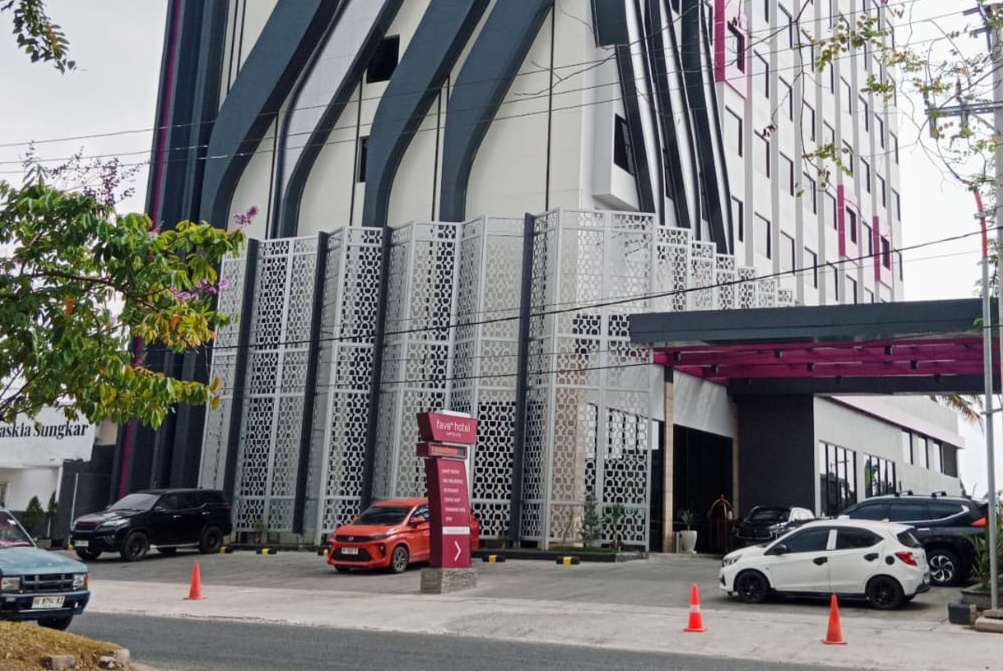 Kerusakan Trotoar Akibat Parkir Liar, Komisi III DPRD Bandar Lampung Tegur Fave Hotel
