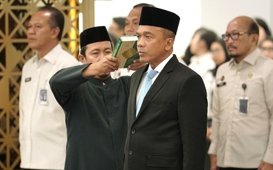 Dua Jenderal Bintang Tiga Polri Rudi Setiawan dan Helmi Santika Resmi Dilantik Jadi Irjen