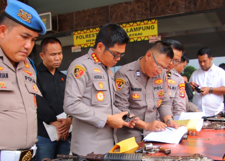 Pastikan Sesuai Prosedur, Kapolresta Bandar Lampung Sidak Senjata Api Dinas Personel