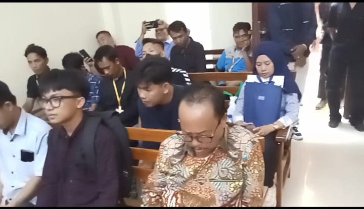 Puluhan Buruh PT San Xiong Aksi di PN Tanjung Karang, Minta Pabrik Dibuka dan Rekening Perusahaan Tak Lagi Diblokir
