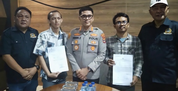 Dihalangi dan Dianiaya Saat Liputan Proyek Gapura UIN Raden Intan, Dua Wartawan Resmi Lapor ke Polresta Bandarlampung