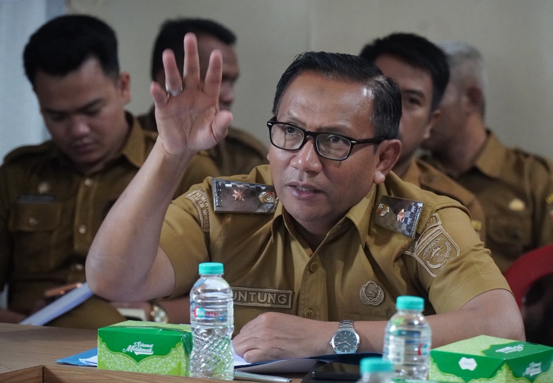 Asisten I Tubaba Pimpin Rapat Pembahasan Rancangan Peraturan Bupati Terkait Beasiswa S1