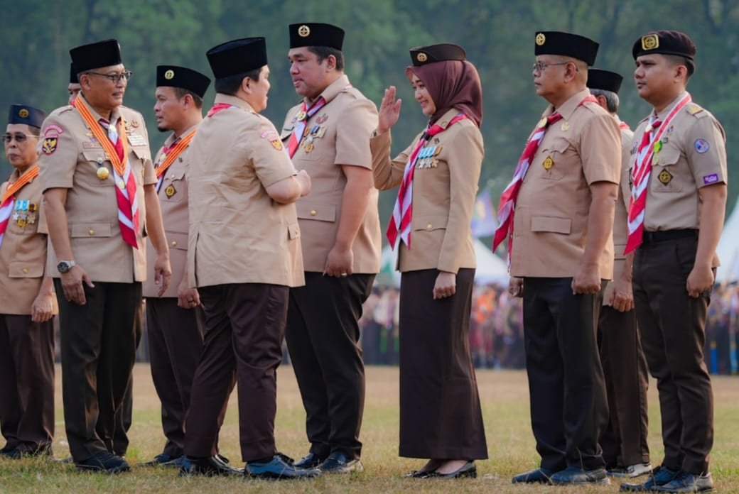 Jihan Terima Lencana Karya Bakti di Pembukaan Jamnas Cibubur
