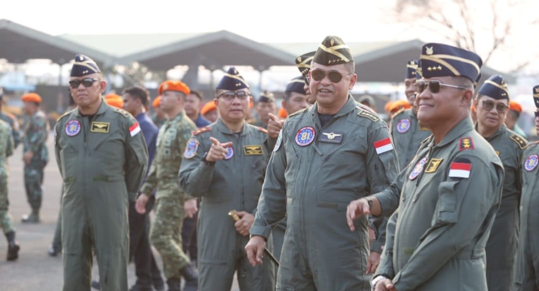 Kasad Apresiasi Penerbang Demo Udara HUT ke-81 RI