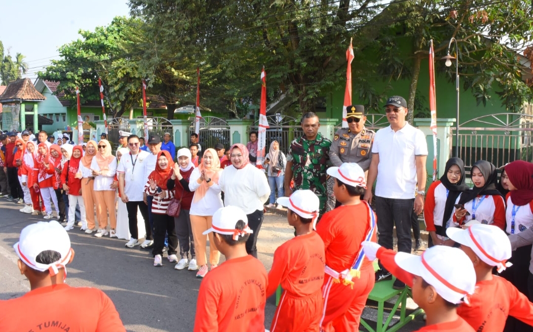 Sematkan Nilai Disiplin Sejak Dini, Ratusan Siswa di Tubaba Meriahkan Lomba Gerak Jalan HUT RI ke-81