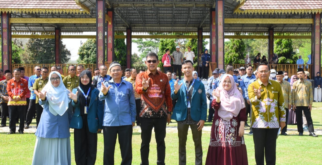 Pimpin Upacara Penerimaan, Wabup Nadirsyah Sambut 830 Mahasiswa KKN-PLP UM Metro di Tubaba