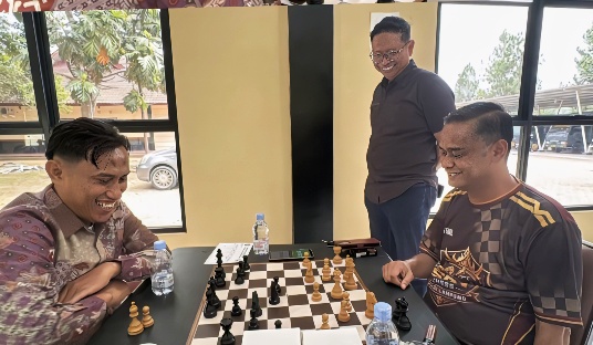SPN Polda Lampung dan Unila Gelar Tanding Catur Persahabatan
