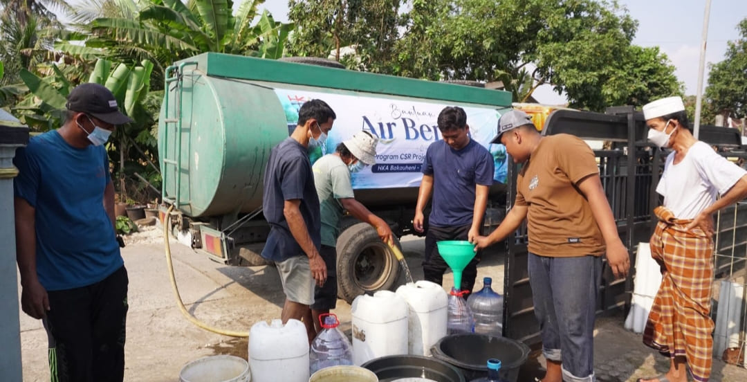 Hakaaston Salurkan Bantuan Air Bersih untuk Masyarakat Desa Sidodadi Lampung Selatan