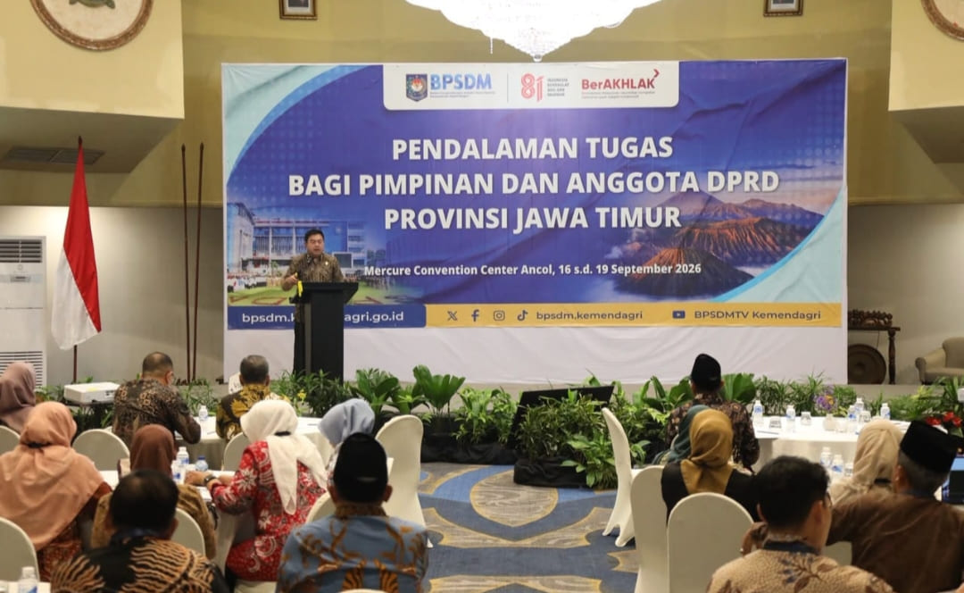 Sekjen Kemendagri Ajak DPRD Jatim Perkuat Pengawasan APBD Berbasis Data