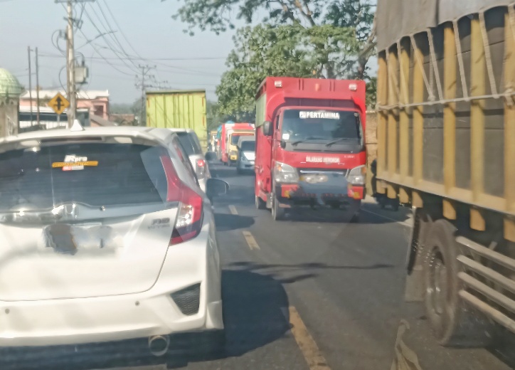 Tarif Tol Mahal dan Solar Langka di Rest Area, Truk Logistik Membludak di Jalan Lintas Sumatera