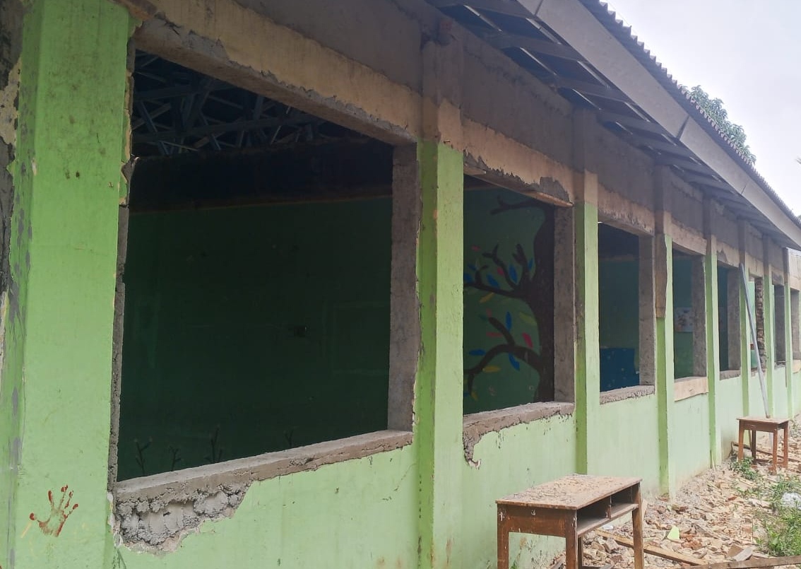Revitalisasi SDN 1 Kedamaian Rp1,1 Miliar Disorot: Dari Konstruksi Bukaan Jendela Hingga Legalitas P2SP