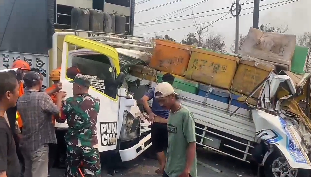 Kecelakaan Beruntun 10 Kendaraan di Lintas Timur Tulang Bawang, 2 Tewas dan 5 Luka