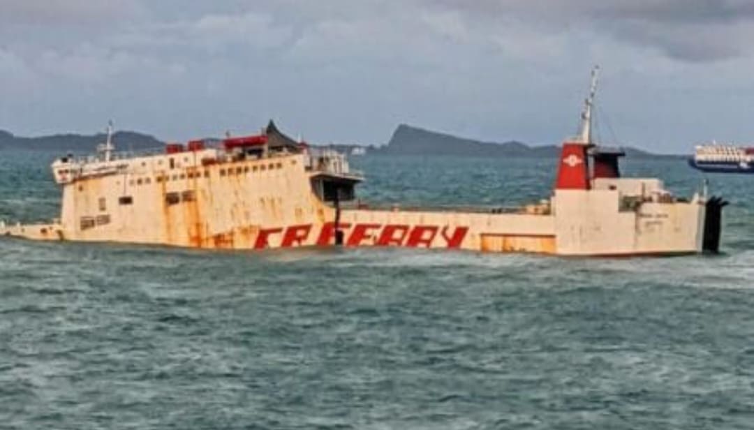 Badan KMP Nusajaya Nyaris Habis Dipotong di Laut Merak, KSOP Banten Sebut Ada Izin Salvage