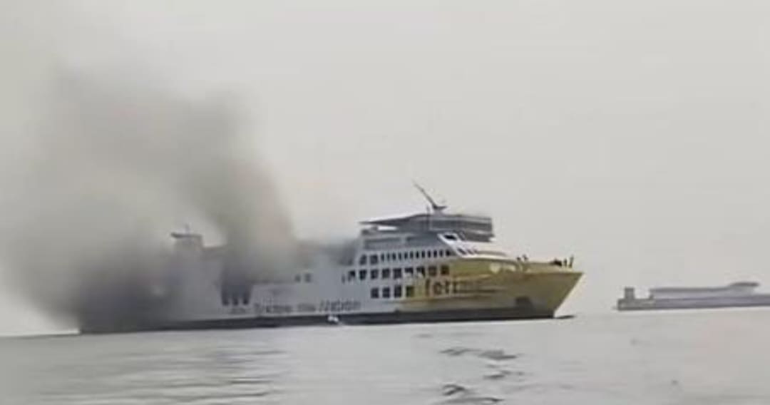 KMP Batu Mandi Terbakar Saat Hendak Sandar di Pelabuhan Merak
