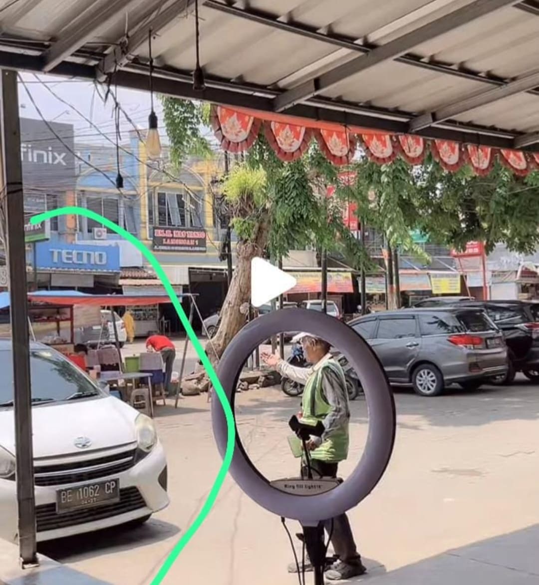 Bermodus Ambil Paket, Pria Diduga Gelapkan Barang dengan Mobil Berstiker Maxim