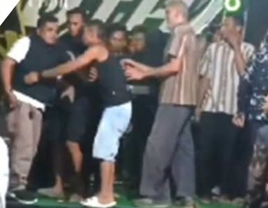 Viral Oknum Anggota DPRD Lambar Amuk dan Diduga Pukul Warga di Atas Panggung Orgen Tunggal, Publik Desak Tes Urine