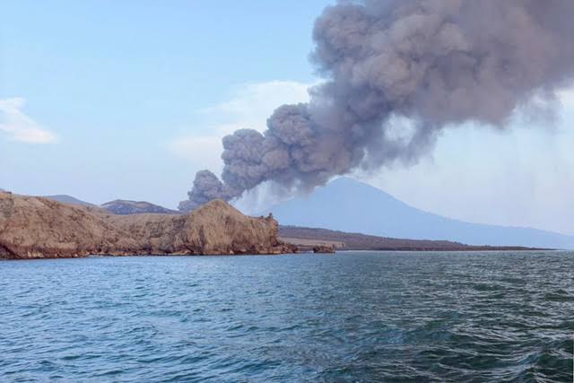 Sebaran Debu Vulkanik Gunung Anak Krakatau Tak Terdeteksi Satelit akibat Tertutup Awan