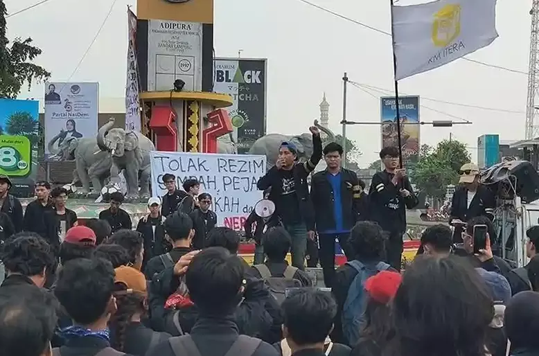 Demo di Tugu Adipura, Mahasiswa ITERA Sampaikan Lima Tuntutan ke Pemerintah
