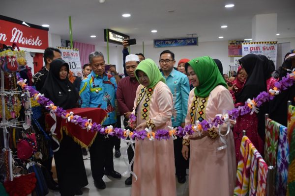 Ketua Dekranasda Kota Metro Aisyah Djohan Ajak Warga Metro Manfaatkan Gerai UKM