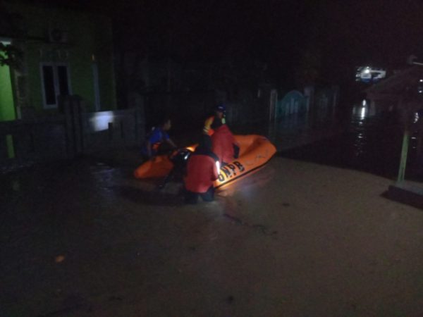 Hujan Deras Rendam Desa Bagelen Pesawaran Hingga Khawatir Tanggul Jebol di Tanggamus