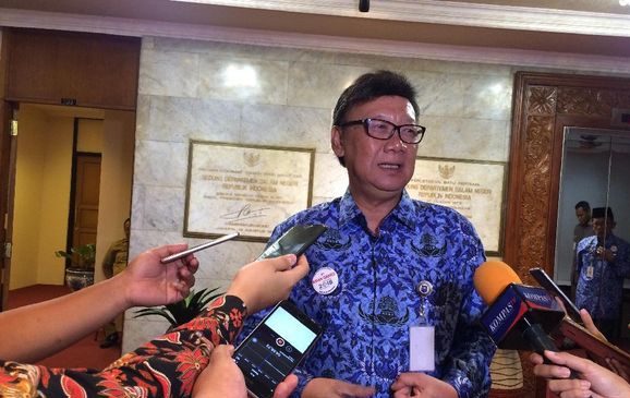 Mendagri Cabut Aturan soal Penggunaan Jilbab