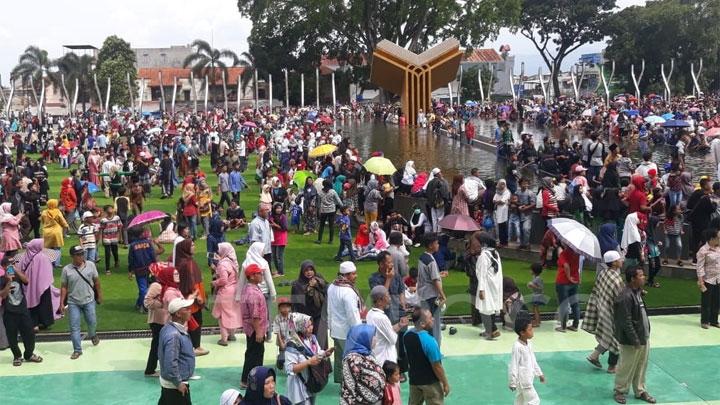 Ribuan Warga Cianjur Gelar Selamatan Usai Bupati Irvanto Rivano Terciduk OTT KPK