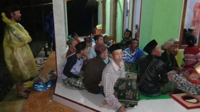 Empat Rumah Alami Kerusakan dan Tertimbun Tanah Akibat Tanah Longsor Lereng Pegunungan Argopuro