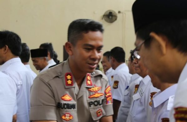 Kapolres Lampung Utara AKBP Budiman Sulaksono S.IK Kukuhkan 42 Anggota Pokdar Kamtibmas.