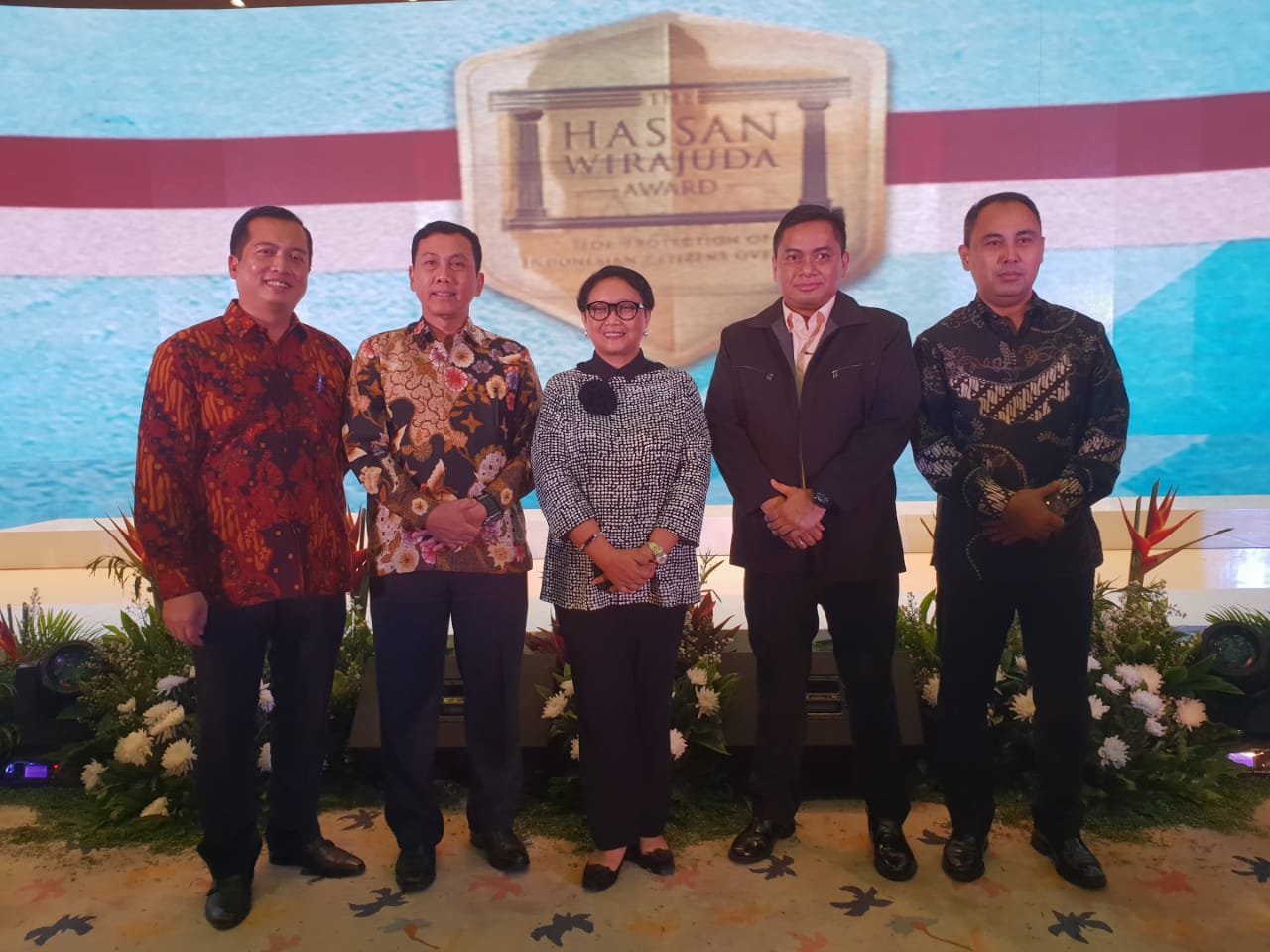 Polda NTB Menerima Penghargaan Hasan Wirayuda Award Perlindungan TKI 2018