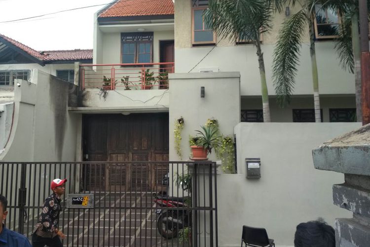 Rumah Wakil Ketua KPK Dilempari Bom Molotov