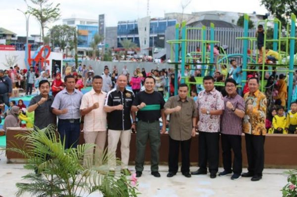 Gubernur Ridho Resmikan Taman Bermain Anak Elephant Park