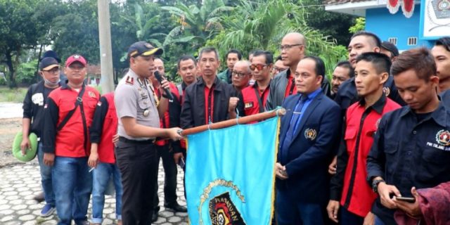 Peringati HPN di Surabaya, AKBP Syaiful Wahyudi Lepas Kontingen PWI Tuba