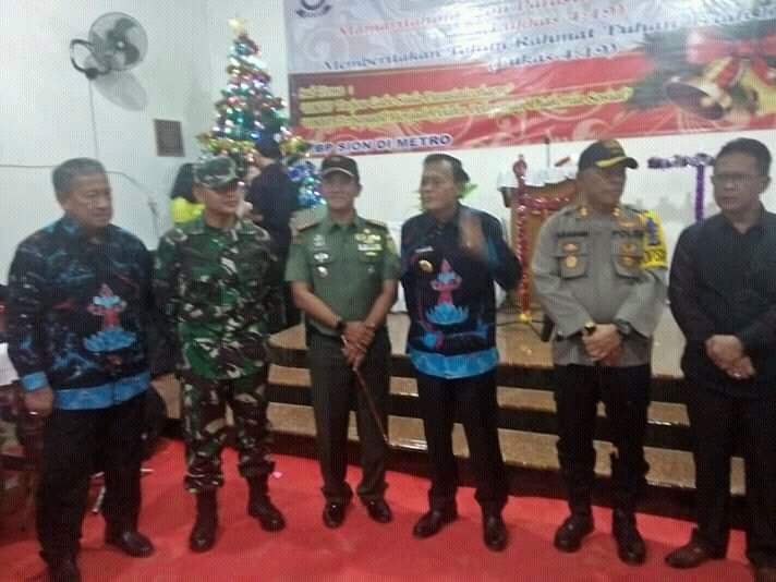 Walikota Metro Pantau Pelaksanaan Misa Natal di Sejumlah Gereja