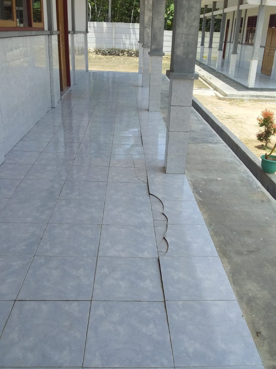 Gedung Baru USB SMAN 1 Tanjungsari Sudah Rusak